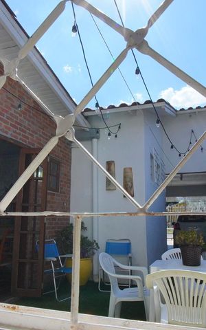 Casa à venda com 250m², 3 quartos e 2 vagasEscritório - Vista