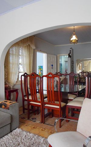 Casa à venda com 250m², 3 quartos e 2 vagasSala