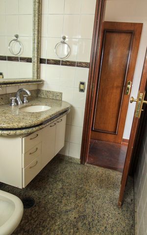 Apartamento à venda com 126m², 3 quartos e 2 vagas Apartamento à venda com 126m², 3 quartos e 2 vagasBanheiro