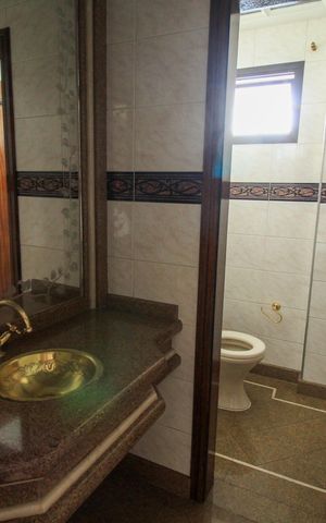 Apartamento à venda com 126m², 3 quartos e 2 vagas Apartamento à venda com 126m², 3 quartos e 2 vagasBanheiro