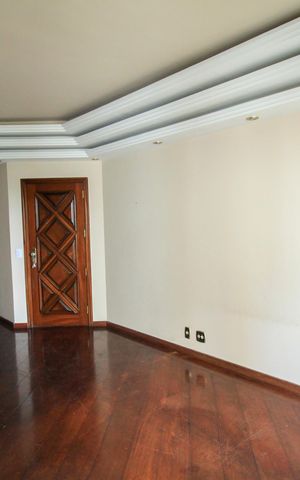 Apartamento à venda com 126m², 3 quartos e 2 vagas Apartamento à venda com 126m², 3 quartos e 2 vagasSala