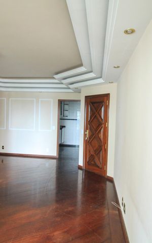 Apartamento à venda com 126m², 3 quartos e 2 vagas Apartamento à venda com 126m², 3 quartos e 2 vagasSala
