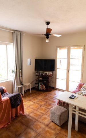 Casa à venda com 210m², 3 quartos e 8 vagas Casa à venda com 210m², 3 quartos e 8 vagasSala