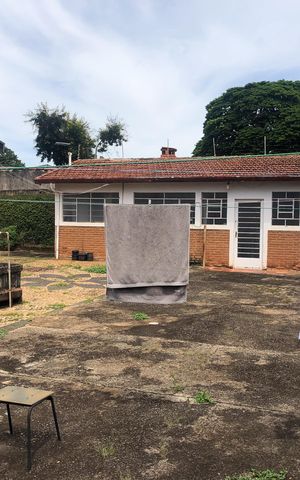 Casa à venda com 210m², 3 quartos e 8 vagas Casa à venda com 210m², 3 quartos e 8 vagasÁrea comum