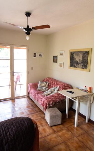 Casa à venda com 210m², 3 quartos e 8 vagas Casa à venda com 210m², 3 quartos e 8 vagasSala