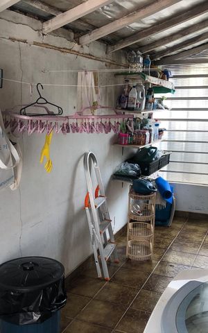 Casa à venda com 210m², 3 quartos e 8 vagas Casa à venda com 210m², 3 quartos e 8 vagasÁrea de Serviço