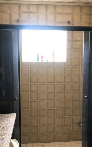 Casa à venda com 210m², 3 quartos e 8 vagas Casa à venda com 210m², 3 quartos e 8 vagasBanheiro da Suíte