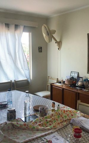 Casa à venda com 210m², 3 quartos e 8 vagas Casa à venda com 210m², 3 quartos e 8 vagasSala