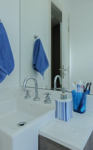 Apartamento à venda com 147m², 3 quartos e 2 vagas Apartamento à venda com 147m², 3 quartos e 2 vagasBanheiro da Suíte 2