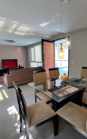 Casa de condomínio à venda com 210m², 3 quartos e 2 vagas Casa de condomínio à venda com 210m², 3 quartos e 2 vagasSala