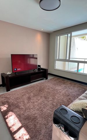 Casa de condomínio à venda com 210m², 3 quartos e 2 vagas Casa de condomínio à venda com 210m², 3 quartos e 2 vagasSala