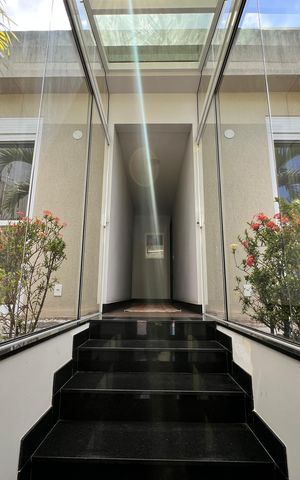 Casa de condomínio à venda com 210m², 3 quartos e 2 vagas Casa de condomínio à venda com 210m², 3 quartos e 2 vagasCorredor Quartos