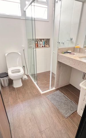 Casa de condomínio à venda com 210m², 3 quartos e 2 vagas Casa de condomínio à venda com 210m², 3 quartos e 2 vagasBanheiro Social