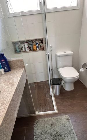 Casa de condomínio à venda com 210m², 3 quartos e 2 vagas Casa de condomínio à venda com 210m², 3 quartos e 2 vagasBanheiro Suite