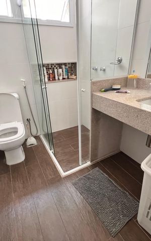 Casa de condomínio à venda com 210m², 3 quartos e 2 vagas Casa de condomínio à venda com 210m², 3 quartos e 2 vagasBanheiro Social