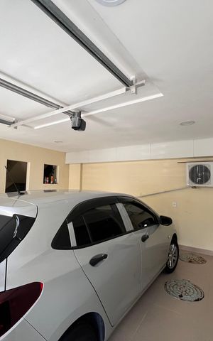 Casa de condomínio à venda com 210m², 3 quartos e 2 vagas Casa de condomínio à venda com 210m², 3 quartos e 2 vagasGaragem