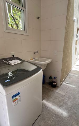 Casa de condomínio à venda com 210m², 3 quartos e 2 vagas Casa de condomínio à venda com 210m², 3 quartos e 2 vagasArea de Serviço