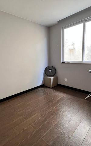 Casa de condomínio à venda com 210m², 3 quartos e 2 vagas Casa de condomínio à venda com 210m², 3 quartos e 2 vagasQuarto 02