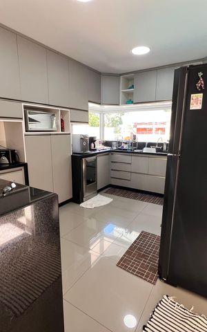 Casa de condomínio à venda com 210m², 3 quartos e 2 vagas Casa de condomínio à venda com 210m², 3 quartos e 2 vagasCozinha