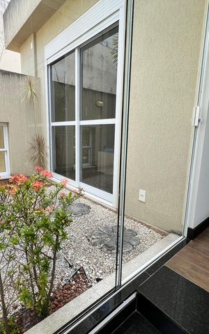 Casa de condomínio à venda com 210m², 3 quartos e 2 vagas Casa de condomínio à venda com 210m², 3 quartos e 2 vagasCorredor Quartos