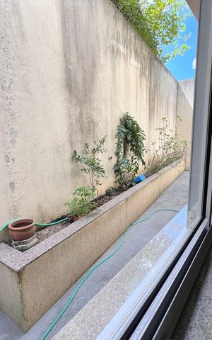 Casa de condomínio à venda com 210m², 3 quartos e 2 vagas Casa de condomínio à venda com 210m², 3 quartos e 2 vagasJanela - Quarto 02