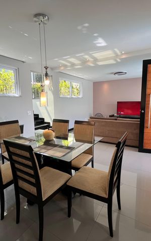 Casa de condomínio à venda com 210m², 3 quartos e 2 vagas Casa de condomínio à venda com 210m², 3 quartos e 2 vagasSala