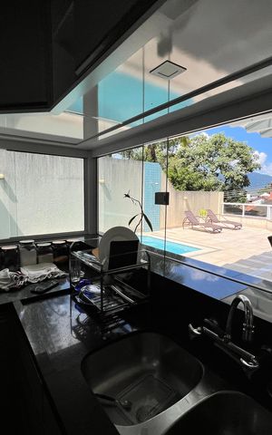 Casa de condomínio à venda com 210m², 3 quartos e 2 vagas Casa de condomínio à venda com 210m², 3 quartos e 2 vagasCozinha