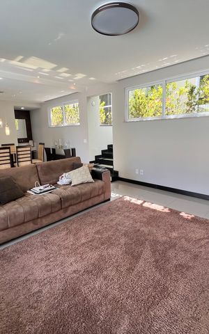 Casa de condomínio à venda com 210m², 3 quartos e 2 vagas Casa de condomínio à venda com 210m², 3 quartos e 2 vagasSala