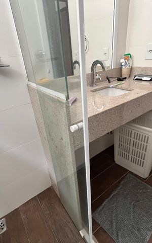 Casa de condomínio à venda com 210m², 3 quartos e 2 vagas Casa de condomínio à venda com 210m², 3 quartos e 2 vagasBanheiro Social