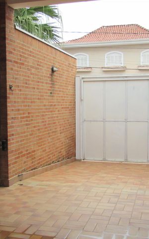 Casa à venda com 652m², 5 quartos e 5 vagasÁrea gourmet