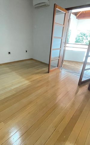 Casa à venda com 652m², 5 quartos e 5 vagasSuíte