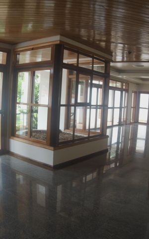 Casa à venda com 652m², 5 quartos e 5 vagasSala