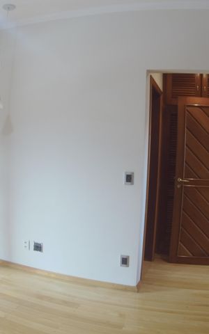 Casa à venda com 652m², 5 quartos e 5 vagasSuíte