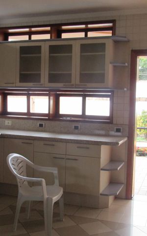 Casa à venda com 652m², 5 quartos e 5 vagasCozinha