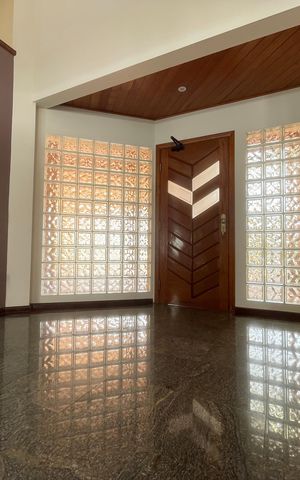 Casa à venda com 652m², 5 quartos e 5 vagasSala