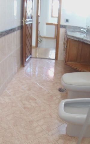 Casa à venda com 652m², 5 quartos e 5 vagasSuíte
