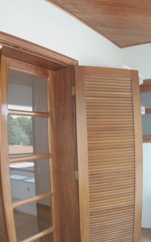 Casa à venda com 652m², 5 quartos e 5 vagasSacada