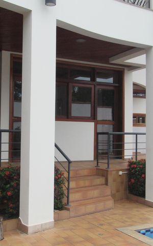 Casa à venda com 652m², 5 quartos e 5 vagasPiscina