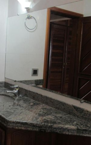 Casa à venda com 652m², 5 quartos e 5 vagasSuíte