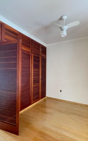 Casa à venda com 652m², 5 quartos e 5 vagasSuíte