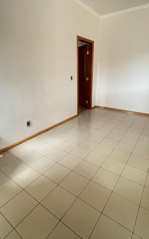 Casa à venda com 652m², 5 quartos e 5 vagasHall social
