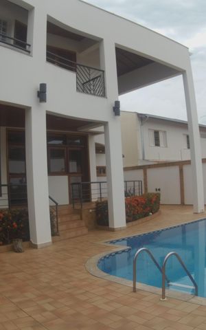 Casa à venda com 652m², 5 quartos e 5 vagasÁrea externa