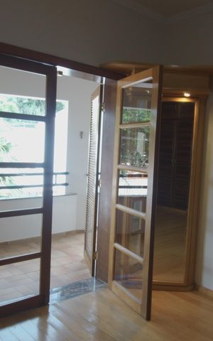 Casa à venda com 652m², 5 quartos e 5 vagasSuíte