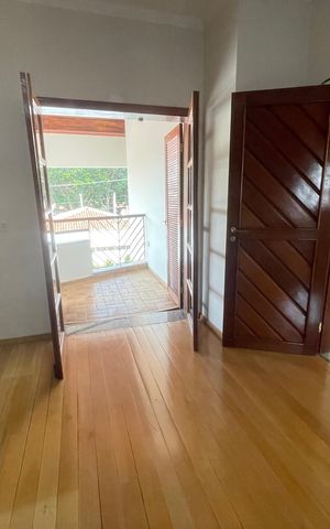 Casa à venda com 652m², 5 quartos e 5 vagasSuíte