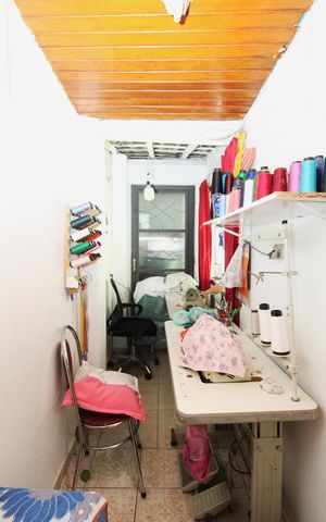 Casa à venda com 107m², 2 quartos e sem vagaEscritório
