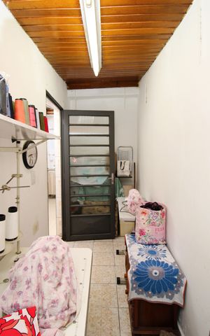 Casa à venda com 107m², 2 quartos e sem vagaEscritório