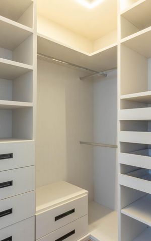 Apartamento à venda com 66m², 2 quartos e 2 vagas Apartamento à venda com 66m², 2 quartos e 2 vagasCloset da suíte 1