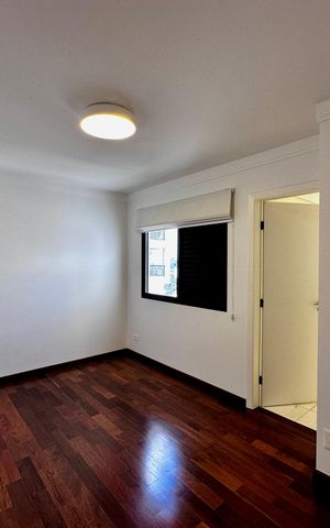 Apartamento à venda com 227m², 3 quartos e 3 vagas Apartamento à venda com 227m², 3 quartos e 3 vagasSuíte 2