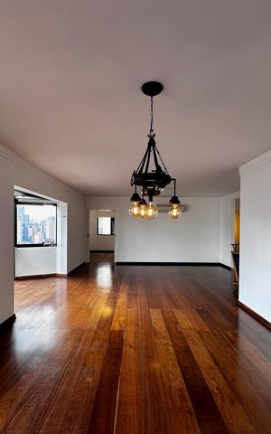 Apartamento à venda com 227m², 3 quartos e 3 vagas Apartamento à venda com 227m², 3 quartos e 3 vagasSala