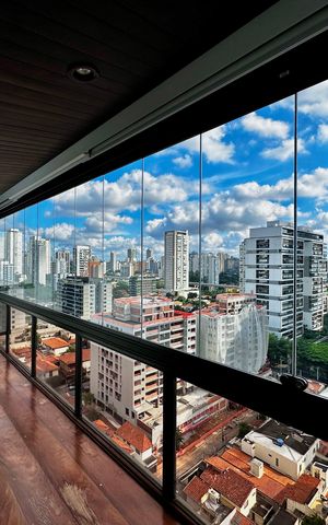 Apartamento à venda com 227m², 3 quartos e 3 vagas Apartamento à venda com 227m², 3 quartos e 3 vagasSacada Integrada
